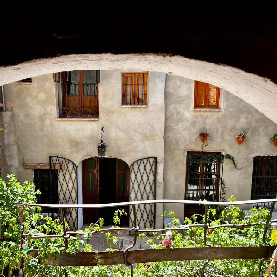 Oliva Courtyard Guesthouse Εξωτερικό φωτογραφία