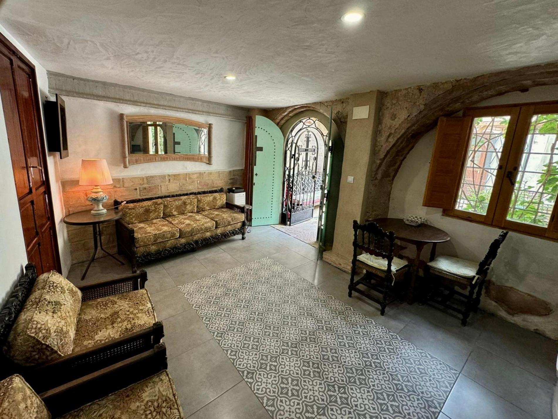 Oliva Courtyard Guesthouse Εξωτερικό φωτογραφία
